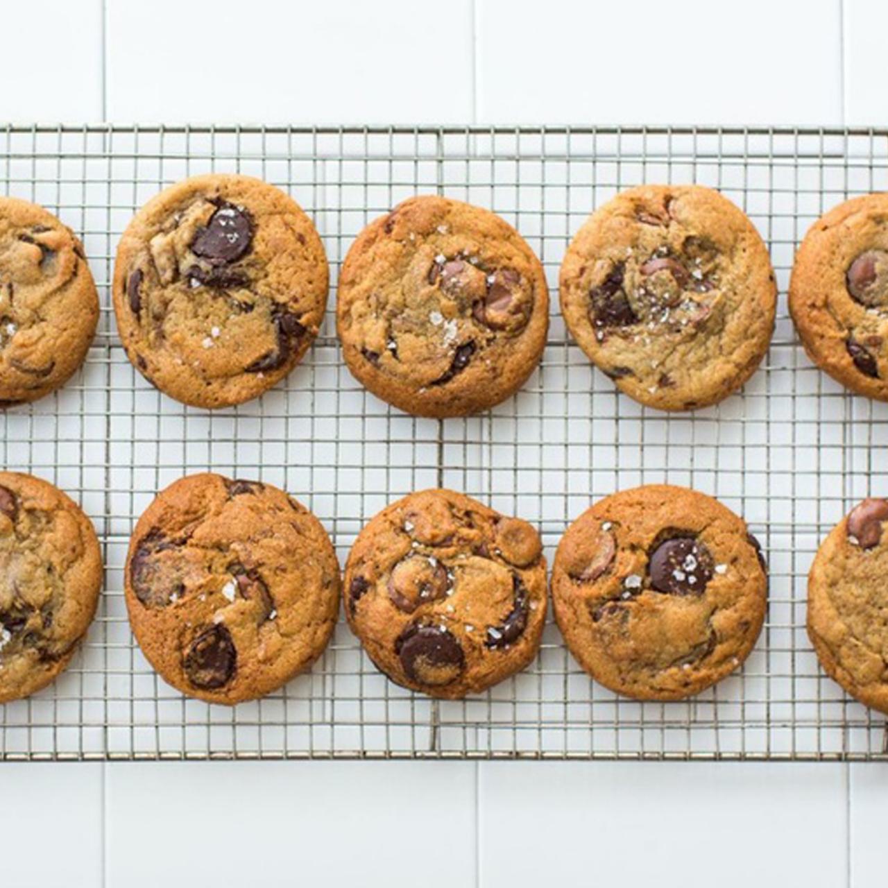 Professional Baker Reviews Chocolate-Chip Cookies From Grocery Stores