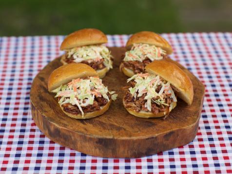 Smoked Paprika Dry-Rubbed Pulled Pork Sandwiches