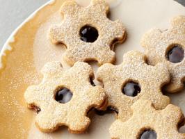 Blackberry-Pecan Linzer Cookies