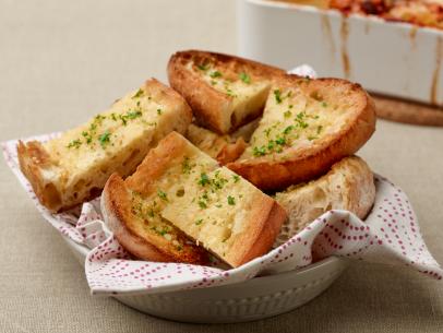 Rachael Ray’s Garlic Bread for THANKSGIVING/BAKING/WEEKEND COOKING, as seen on 30 Minute Meals, Quick Italian Classics