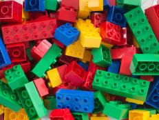 If you’re looking for something to make with the kids this summer, consider these LEGO-brick-shaped gummy candies.