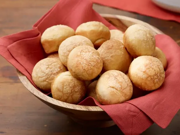 10 Insanely Delicious & Easy Dinner Roll Recipes You’ll Make All Year