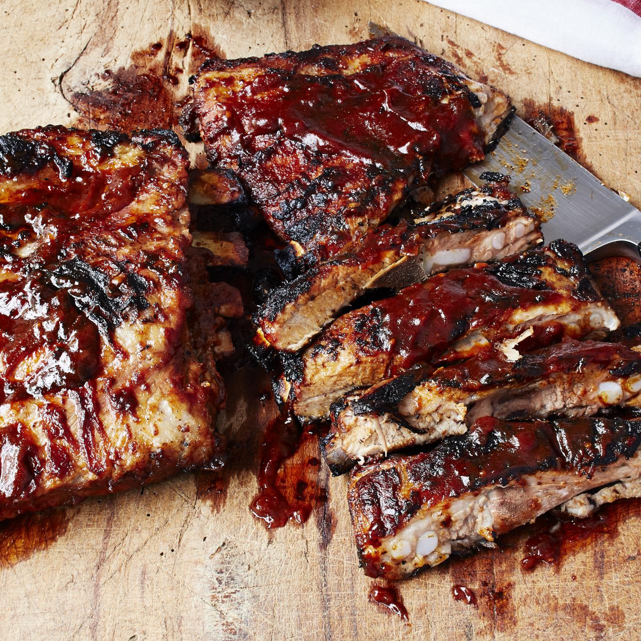 https://food.fnr.sndimg.com/content/dam/images/food/fullset/2015/5/5/0/FNM_060115-Foolproof-Ribs-with-Barbecue-Sauce-Recipe_s4x3.jpg.rend.hgtvcom.1280.1280.suffix/1431453115262.jpeg