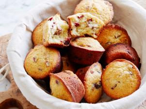 FNK_cranberry-orange-muffins-recipe_s4x3