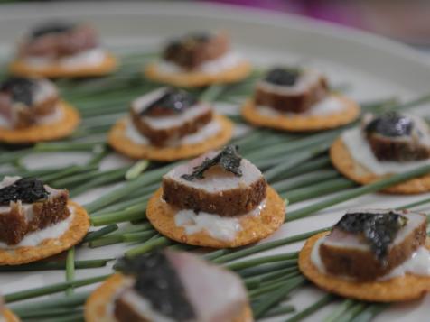 Seared Yellowtail with Horseradish Crema