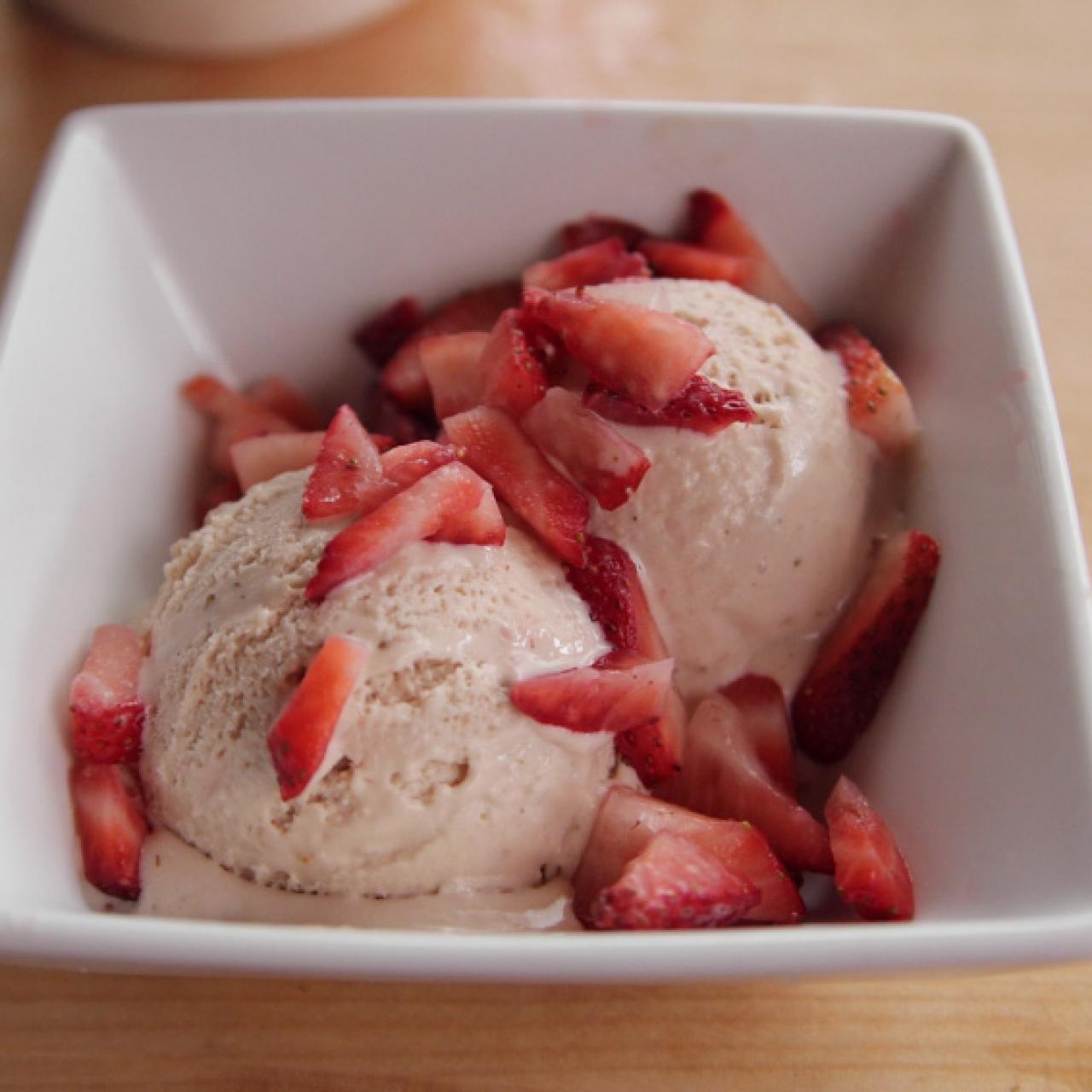 https://food.fnr.sndimg.com/content/dam/images/food/fullset/2015/6/19/2/WU1013H_Strawberry-Ice-Cream_s4x3.jpg.rend.hgtvcom.1280.1280.suffix/1435349504334.jpeg