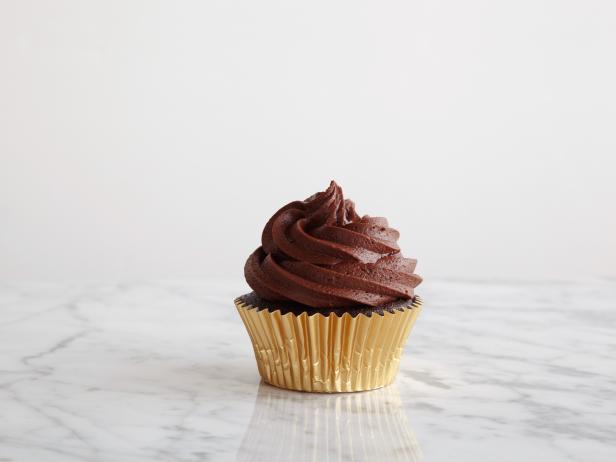 Mini Chocolate Cupcakes (Rich & Moist) - Delicious Little Bites