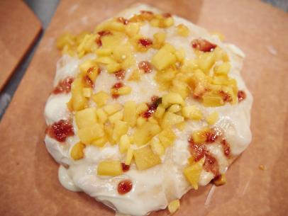 Finalist Eddie Jackson's dish, Exotic Fruit Pizza Cake, for the Mentor Challenge, Cici’s Pizza Challenge, as seen on Food Network Star, Season 11.