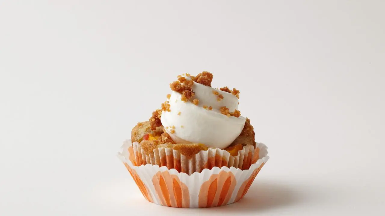 Peach Cobbler Cupcakes