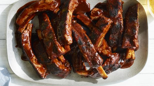 https://food.fnr.sndimg.com/content/dam/images/food/fullset/2015/7/21/3/FNM_090115-Best-Barbecue-Ribs-Ever-Recipe_s4x3.jpg.rend.hgtvcom.616.347.suffix/1437691887821.jpeg