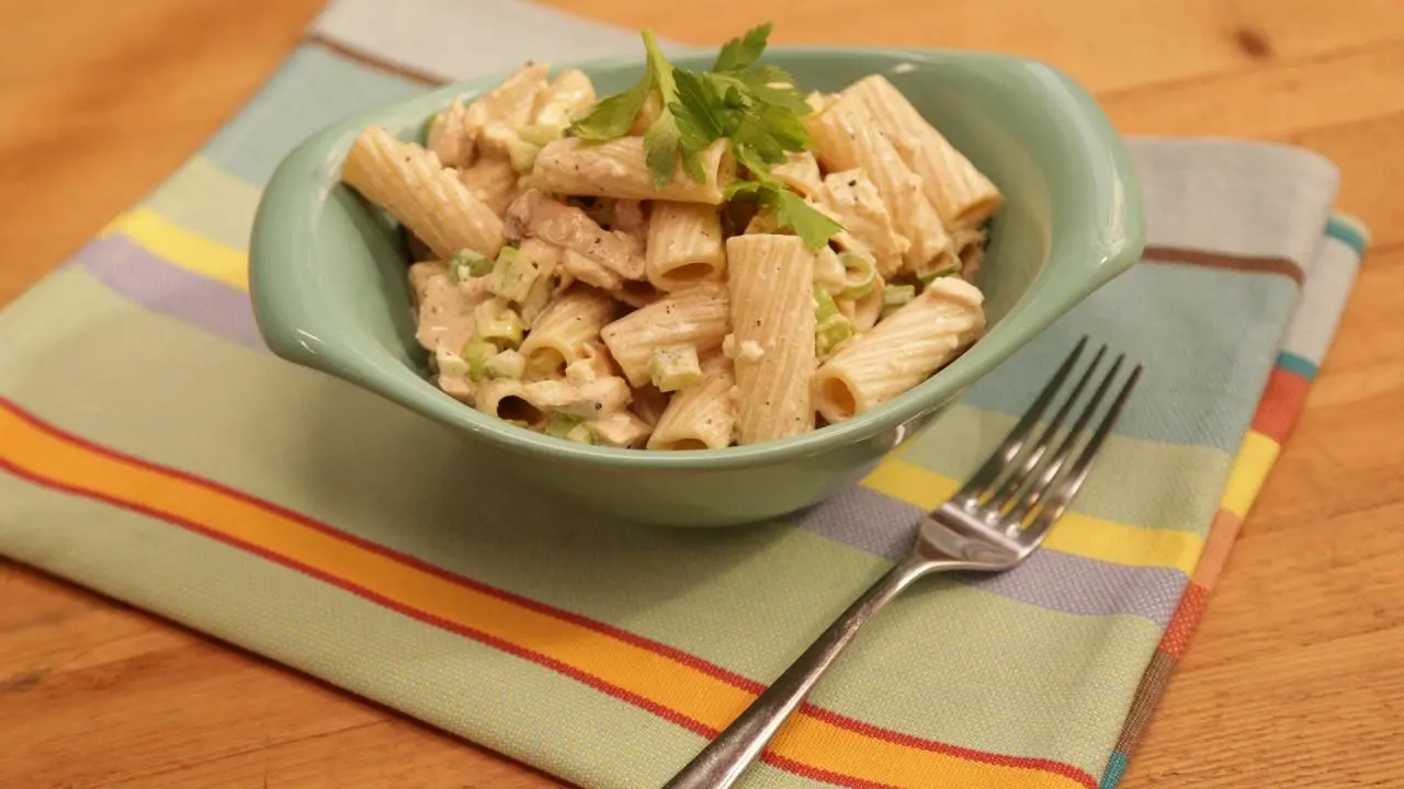 Buffalo Chicken Pasta Salad