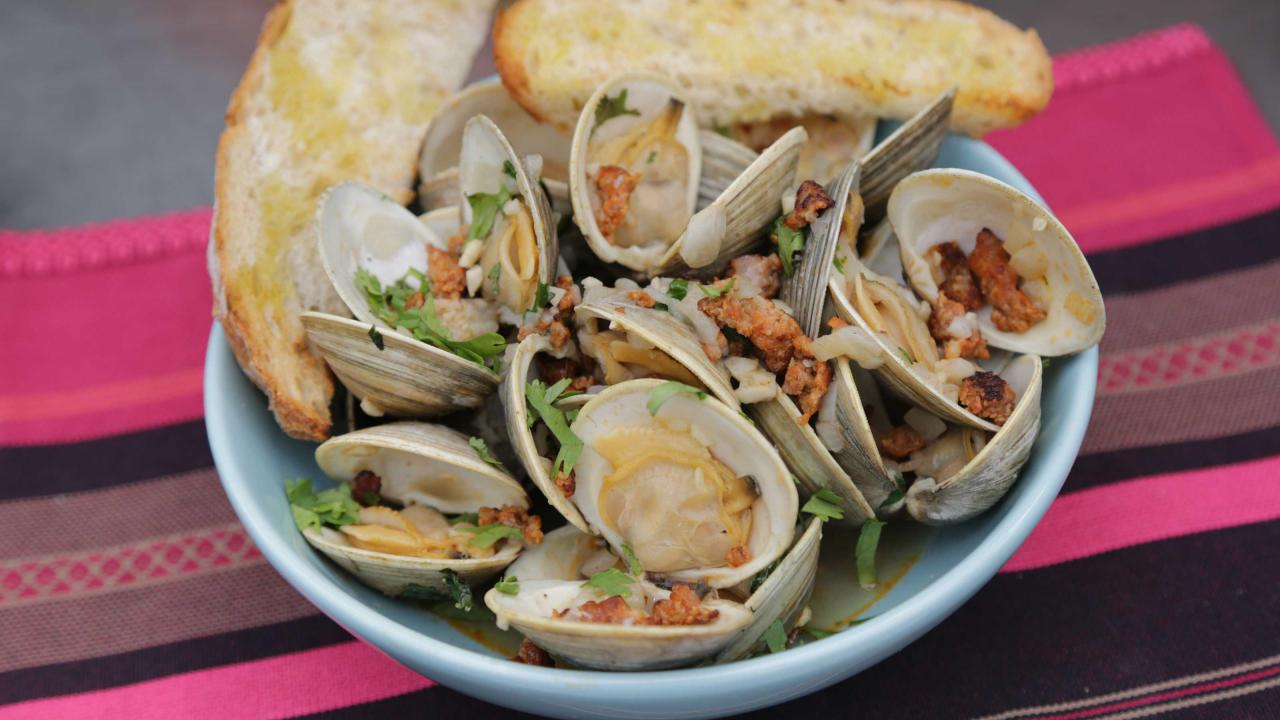 Steamed Tequila-Chorizo Clams