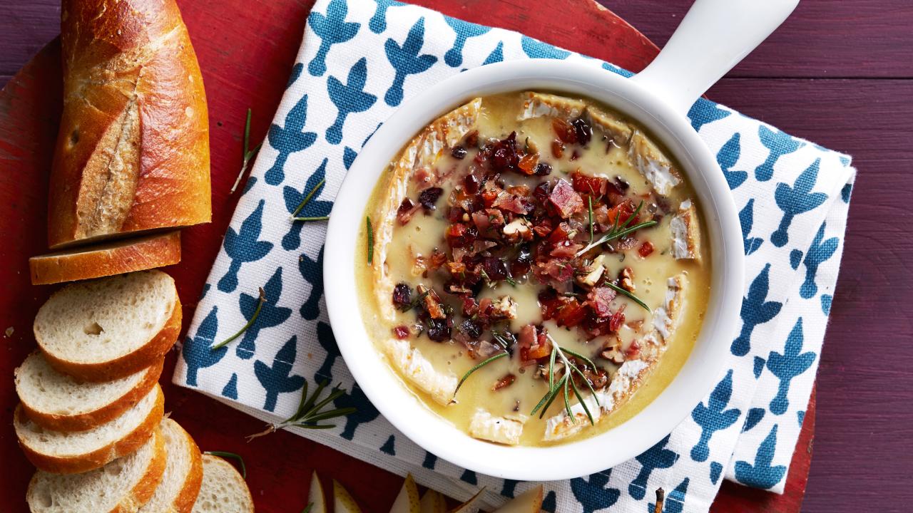 Baked Brie with Crumble