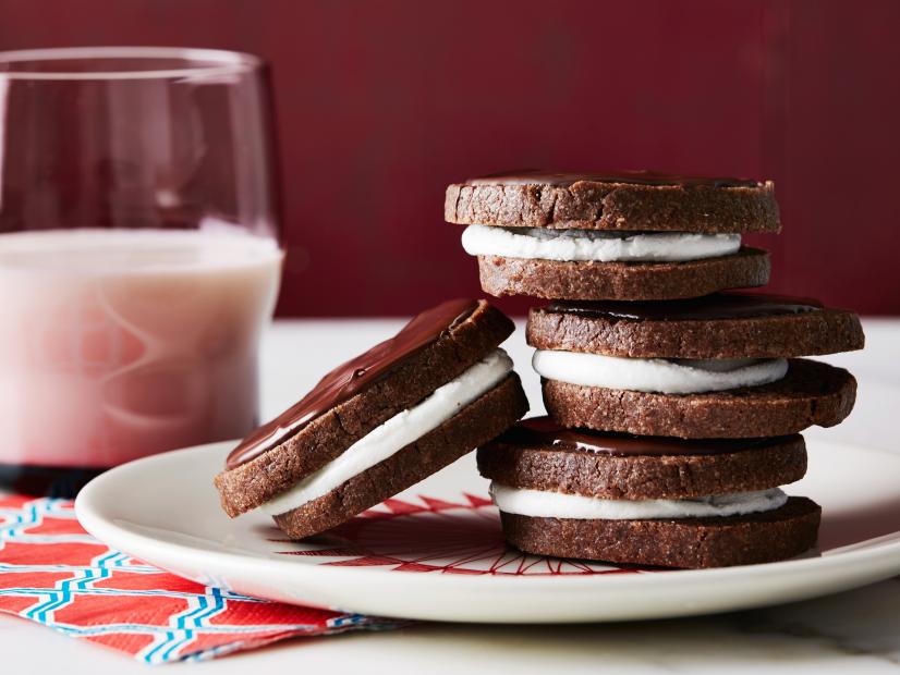 Hot Chocolate Everything; Hot Chocolate Cookie Sandwich