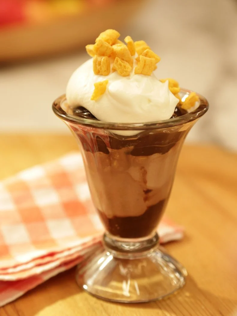 Food beauty of a chocolate peanut butter sundae, as seen on Food Networkâ  s The Kitchen, Season 6.