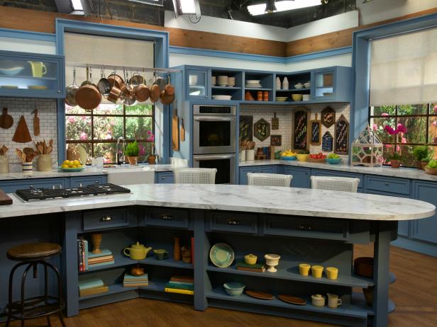 On the Set of The Kitchen, The Kitchen: Food Network