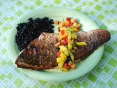 Locals recommend getting to this popular cafe early, so that you don&rsquo;t miss out on the fresh seafood dishes that are switched up daily. Curtis Stone tried the catch of the day: red snapper served with a papaya-mango salsa and black rice. He raved about the combo of &ldquo;sweet salsa (and) crispy skin.&rdquo;