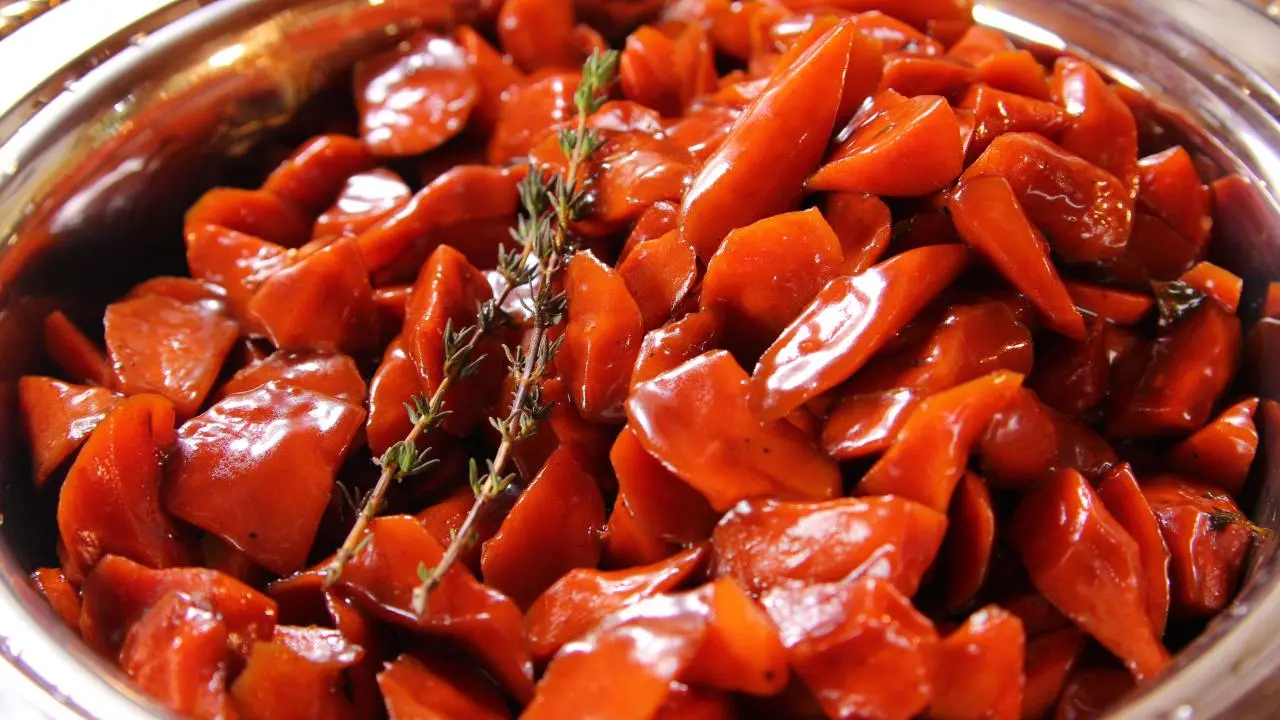 Ree's Whiskey-Glazed Carrots