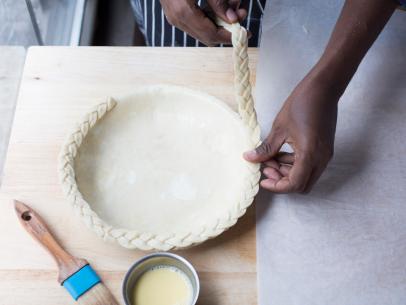 10 Ways to Crimp Pie Crust, Easy Baking Tips and Recipes: Cookies, Breads  & Pastries : Food Network