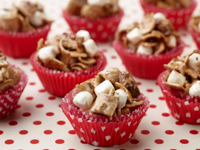 Food Network Kitchenâ  s Sâ  mores Cereal Treats for KIDS/THANKSGIVING/CAMP CUTTHROAT, as seen on Food Network.