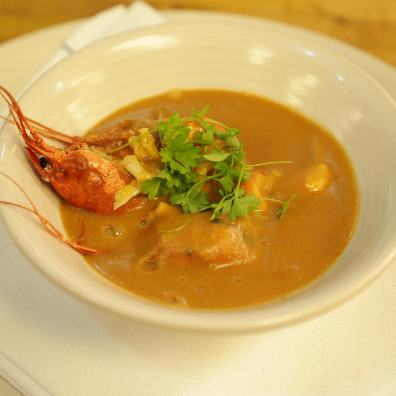 https://food.fnr.sndimg.com/content/dam/images/food/fullset/2015/8/6/0/FN-Local-Flavor_Crawfish-Bisque_s4x3.jpg.rend.hgtvcom.1280.1280.suffix/1438894987247.jpeg