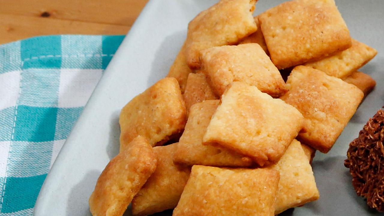 Cheesy Cereal Crackers
