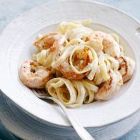 FNK SHRIMP FETTUCINE ALFREDO **Comfort Food/Cozy Vibe
Food Network Kitchen
Food Network
Kosher Salt, Fettucine, Olive Oil, Shrimp, Unsalted Butter, Heavy Cream, Nutmeg,
ParmigianoReggiano
Cheese