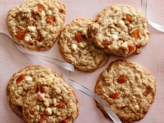FNK WHITE CHOCOLATE APRICOT OATMEAL COOKIES
Marcela Valladolid
Food Network
Unsalted Butter, Light Brown Sugar, Sugar, Eggs, Vanilla Extract, Allpurpose
Flour, Cinnamon,
Kosher Salt, Old Fashioned Oatmeal, Dried Apricots, White Chocolate Chips