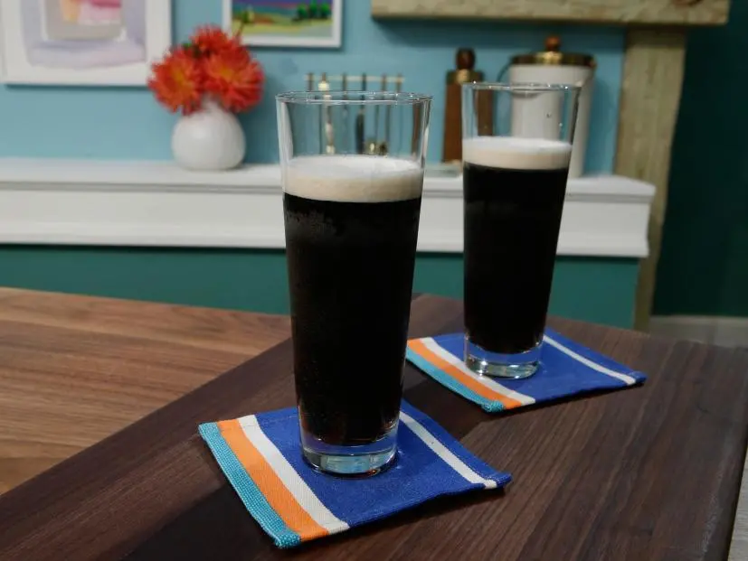 Geoffrey Zakarian's Black Velvet cocktail, as seen on Food Network's The Kitchen, Season 7.