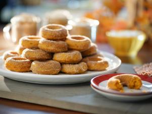VB0407H_Baked-Pumpkin-Donuts_s4x3