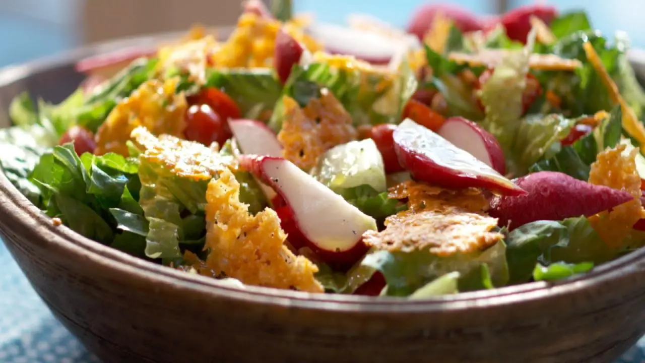 Salad with Parmesan Crisps