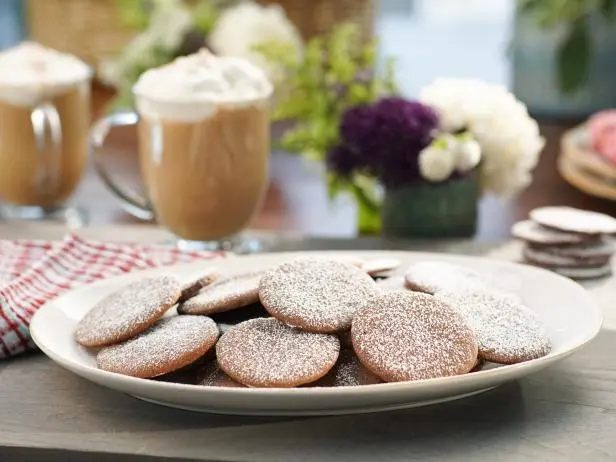 Crispy Chocolate-Mint Cookies Recipe | Valerie Bertinelli | Food Network