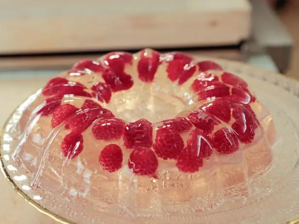 Raspberry Prosecco Tulip Recipe | Giada De Laurentiis | Food Network