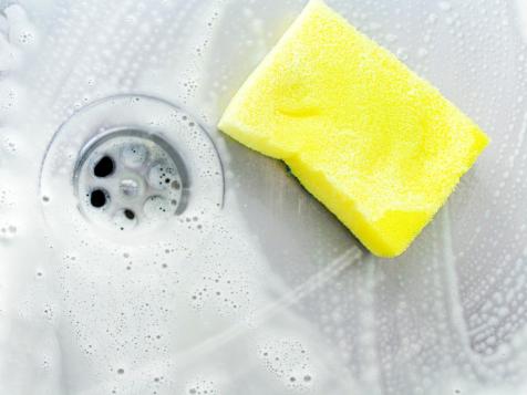 How to Clean a Kitchen Sponge : Food 