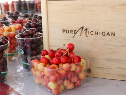 The Best Foods To Eat In Michigan Food Network Best Food In America By State Food Network Food Network