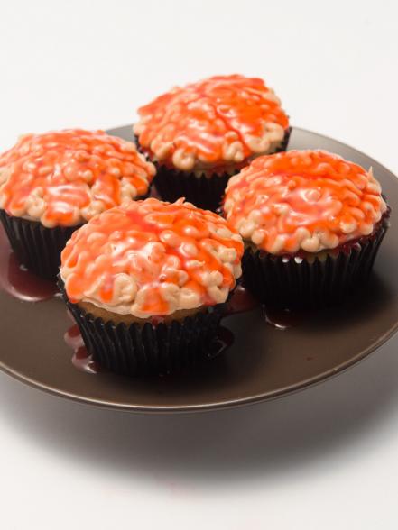 20 Cute And Spooky Halloween Cupcakes Hallowen Cupcake Recipes Food Network