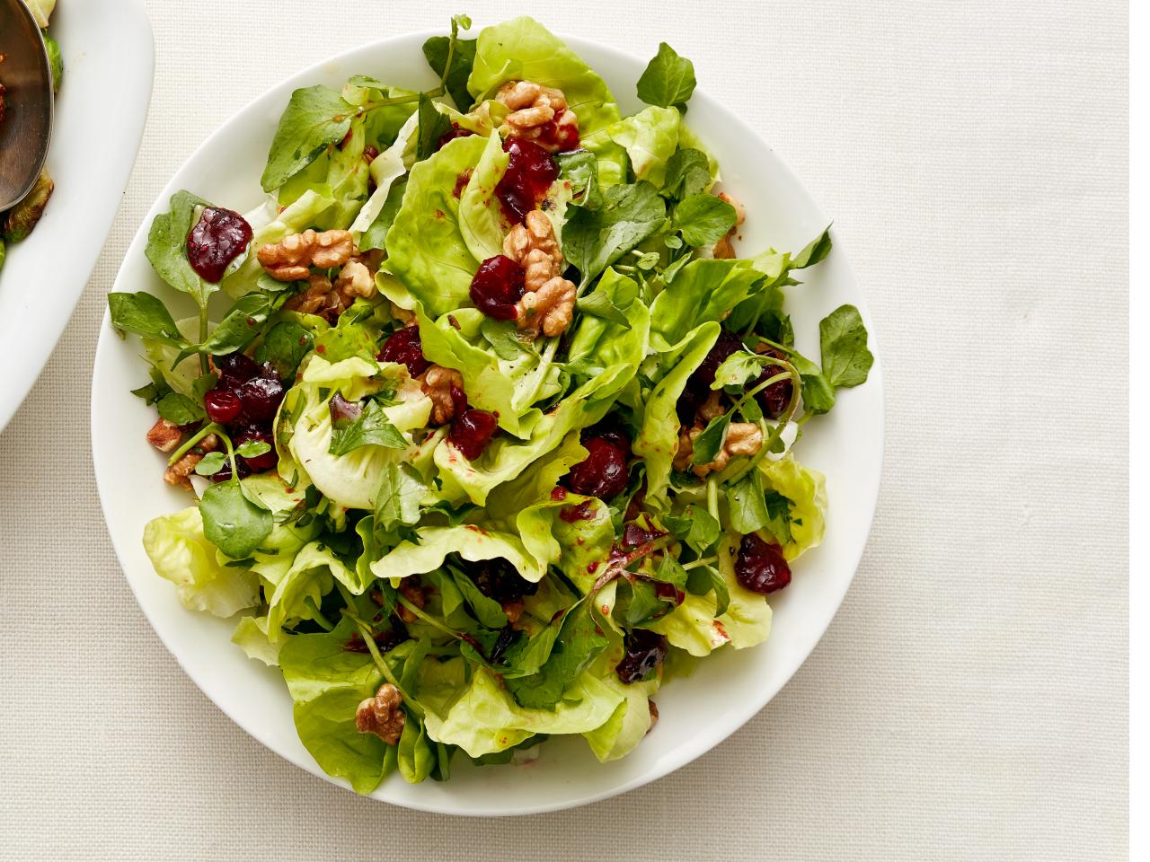 Simple Green Salad with Vinaigrette dressing - Nicky's Kitchen Sanctuary