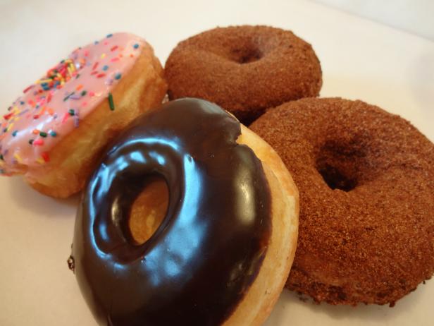 Banbury Cross Donuts | Restaurants : Food Network | Food Network