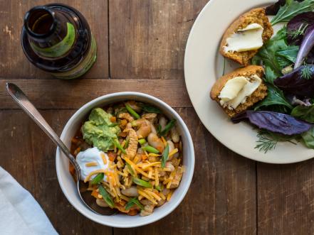 Chili Dinner Party - Dinner Party Thai Chilli Beef Noodles High Resolution Stock Photography And Images Alamy / Whether it's a lake day or just weeknight entertaining, these summer garden chili bowls add the perfect