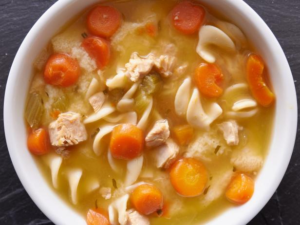 https://food.fnr.sndimg.com/content/dam/images/food/fullset/2016/11/17/0/he_getty_chicken-noodle-soup_s4x3.jpg.rend.hgtvcom.616.462.jpeg