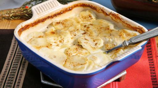 https://food.fnr.sndimg.com/content/dam/images/food/fullset/2016/11/17/2/KC1111_Scalloped-Sage-Potatoes_s4x3.jpg.rend.hgtvcom.511.288.suffix/1479430900414.jpeg