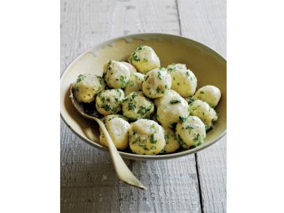 https://food.fnr.sndimg.com/content/dam/images/food/fullset/2016/11/18/0/fnd_Potato-Dumplings-Taste-and-Technique.jpg.rend.hgtvcom.406.305.suffix/1479488428565.jpeg