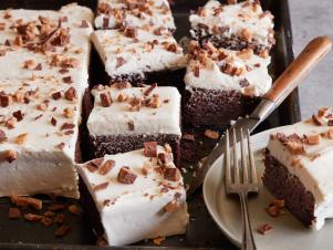 FNK_Stout-and-Malted-Chocolate-Sheet-Cake_s4x3