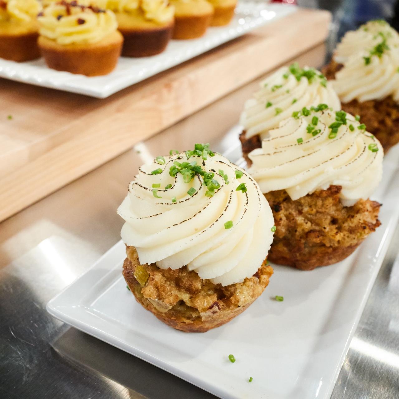 Cornbread cupcakes with mashed potatoes