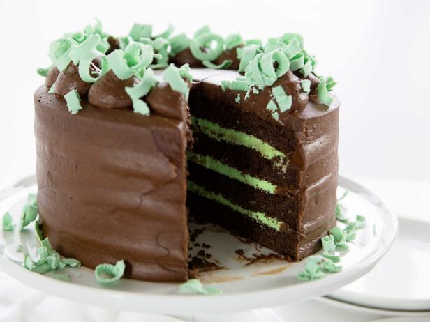 Easy Mint and Chocolate Cake - The Organised Housewife