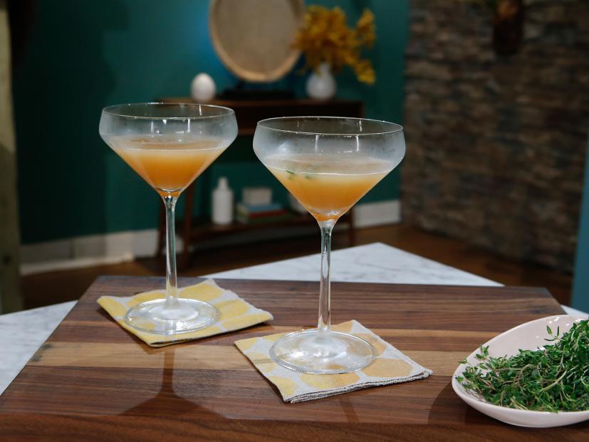 Geoffrey Zakarian's Pear Bourbon Cocktail is displayed, as seen on Food Network's The Kitchen, Season 11.