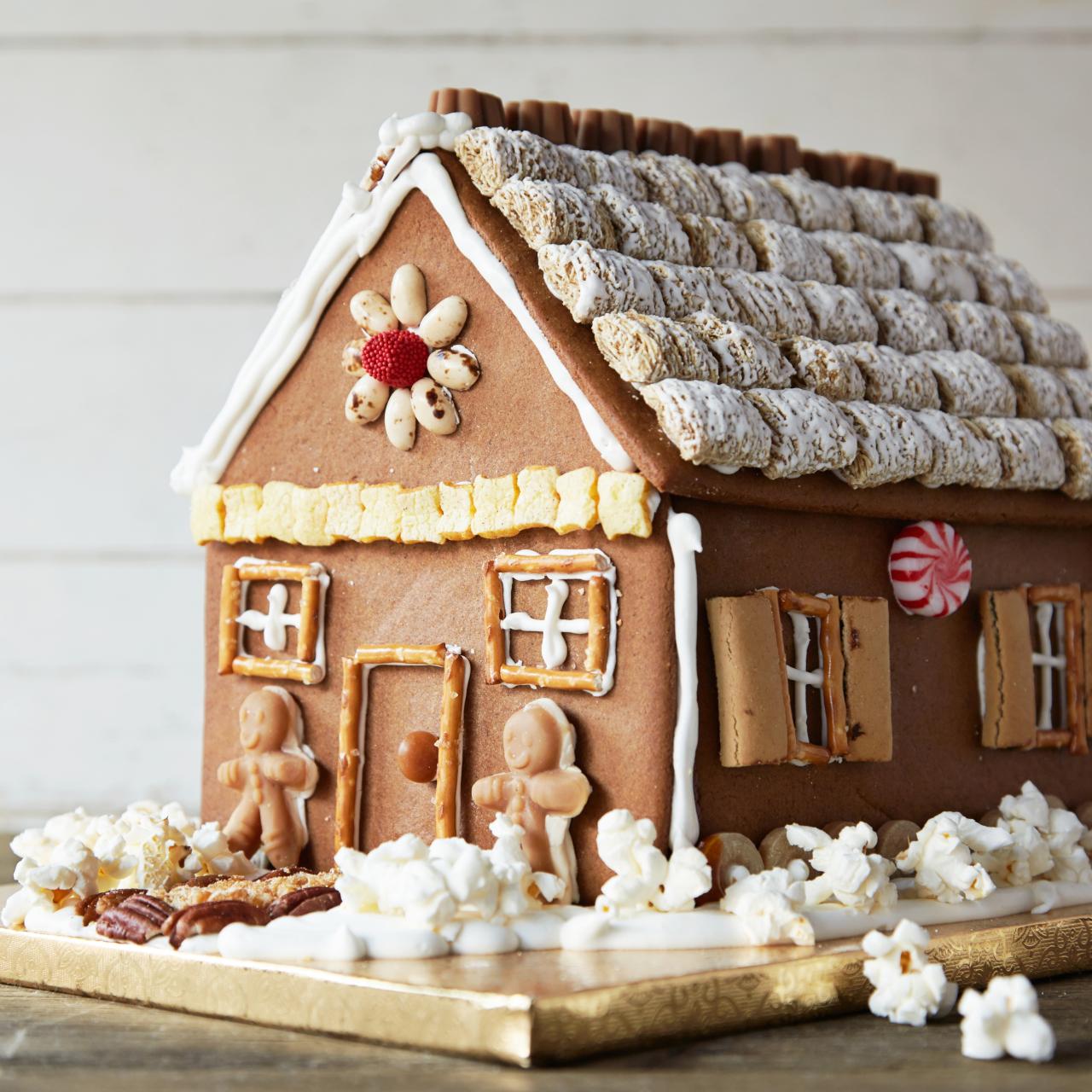 https://food.fnr.sndimg.com/content/dam/images/food/fullset/2016/12/14/1/FNK_Gingerbread-Houses_Caramel_s4x3.jpg.rend.hgtvcom.1280.1280.suffix/1482166979120.jpeg