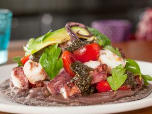 2016 San Diego Restaurant Guide

Restaurant: Galaxy Taco
Dish: Octopus Tostada