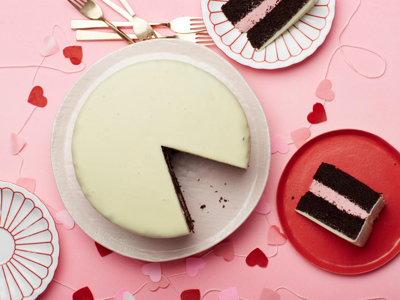 Valentines day cake | Heart shape cake – Liliyum Patisserie & Cafe-mncb.edu.vn