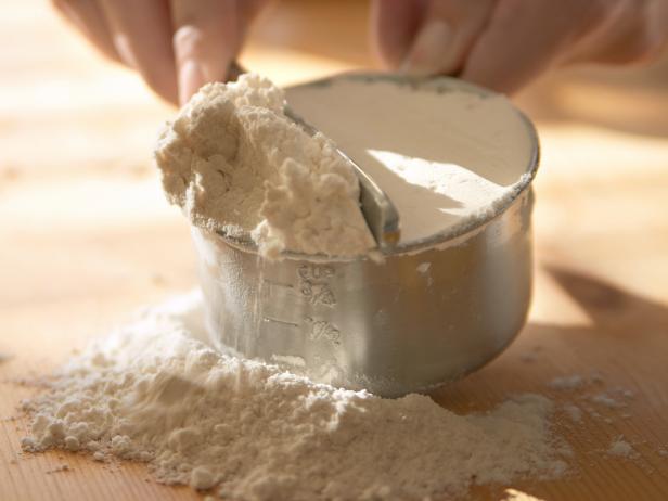 How to Measure Flour - The Baker Chick